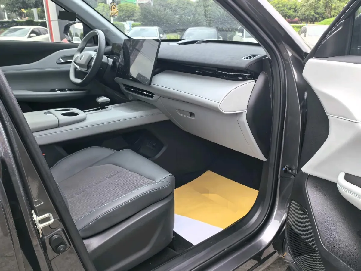 2025 ChangAn UNI-Z 1.5T 188HP L4 7DCT,autocango,china used car exporter,china ev exporter,chinese used car exporter,chinese used ev exporter