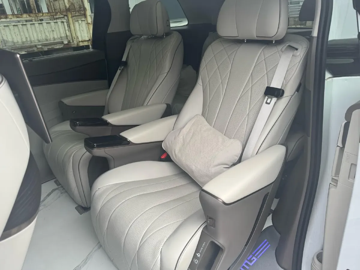 2022 Mercedes-Benz GLC Class 2.0T 197HP L4 9AT,autocango,china used car exporter,china ev exporter,chinese used car exporter,chinese used ev exporter