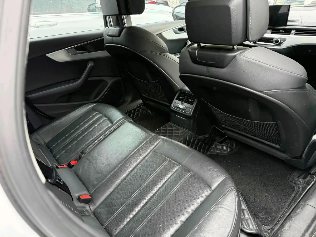 2020 Audi A4L 2.0T 190HP L4 7DCT,autocango,china used car exporter,china ev exporter,chinese used car exporter,chinese used ev exporter