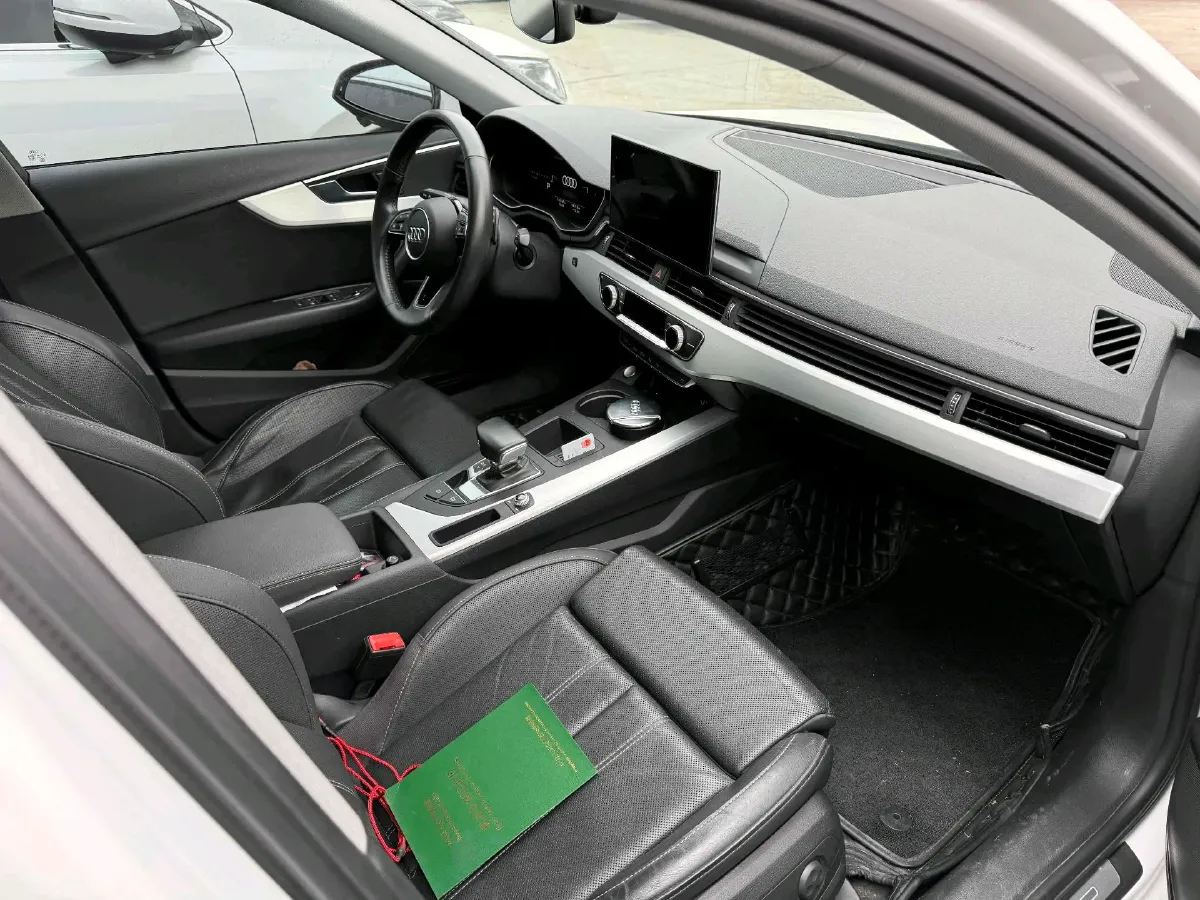 2020 Audi A4L 2.0T 190HP L4 7DCT,autocango,china used car exporter,china ev exporter,chinese used car exporter,chinese used ev exporter