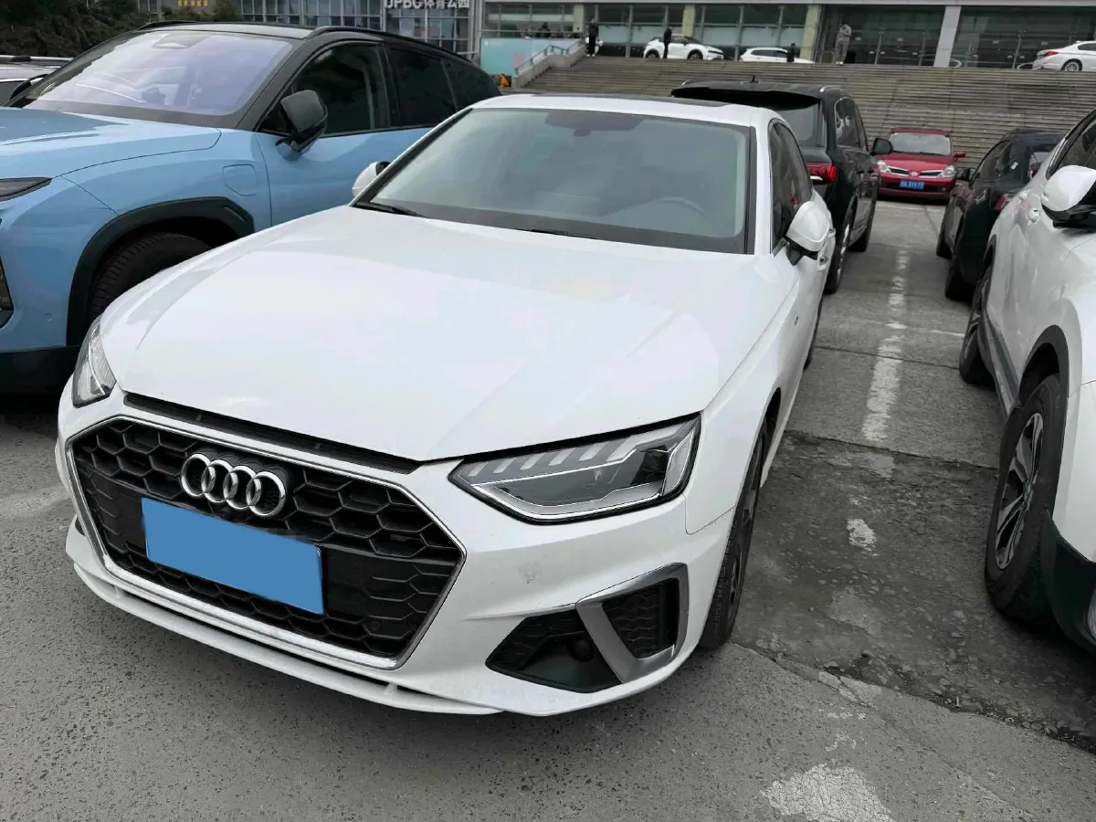 2020 Audi A4L 2.0T 190HP L4 7DCT,autocango,china used car exporter,china ev exporter,chinese used car exporter,chinese used ev exporter
