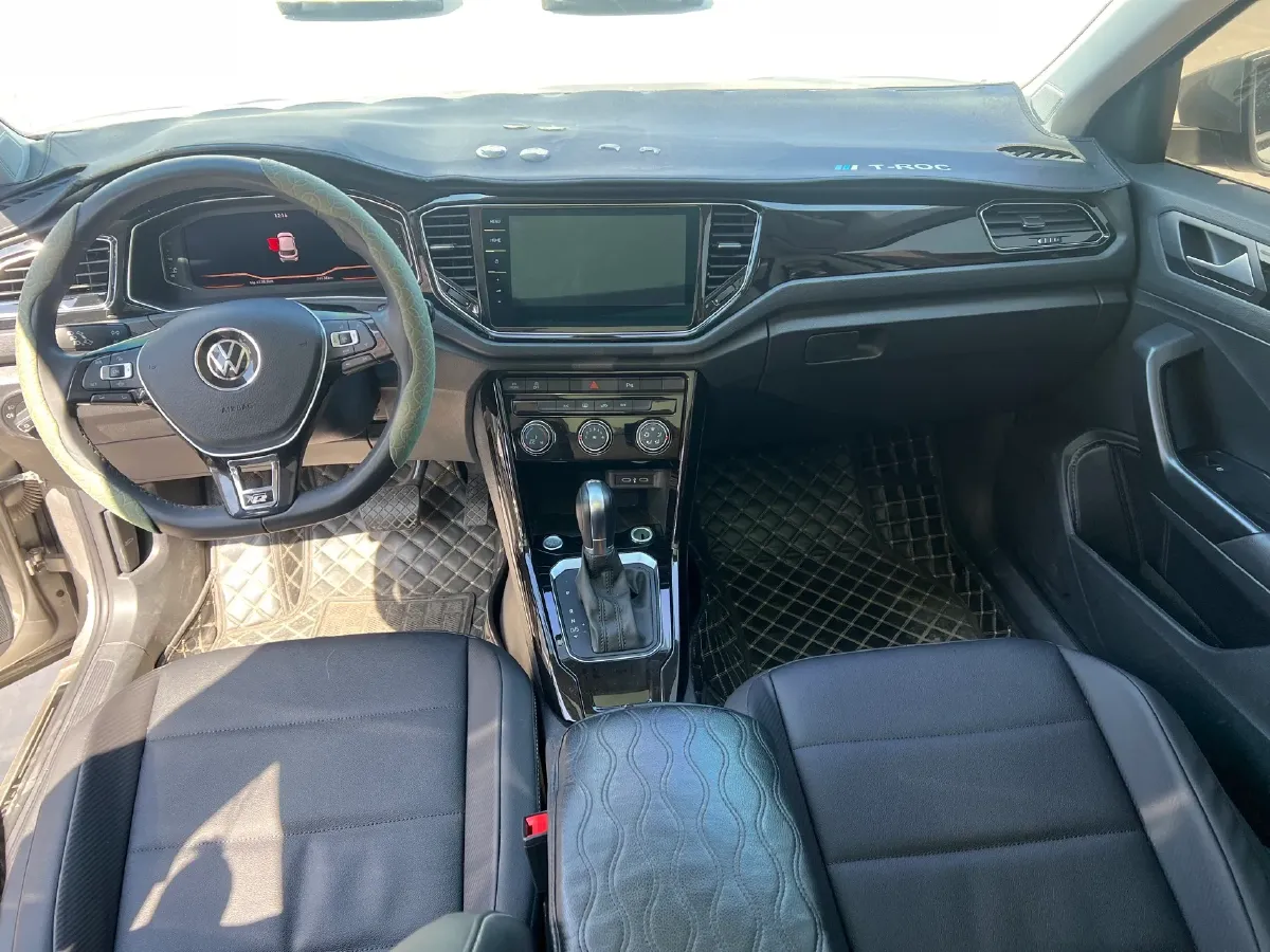 2022 Volkswagen T-Roc 1.4T 150HP L4 7DCT,autocango,china used car exporter,china ev exporter,chinese used car exporter,chinese used ev exporter