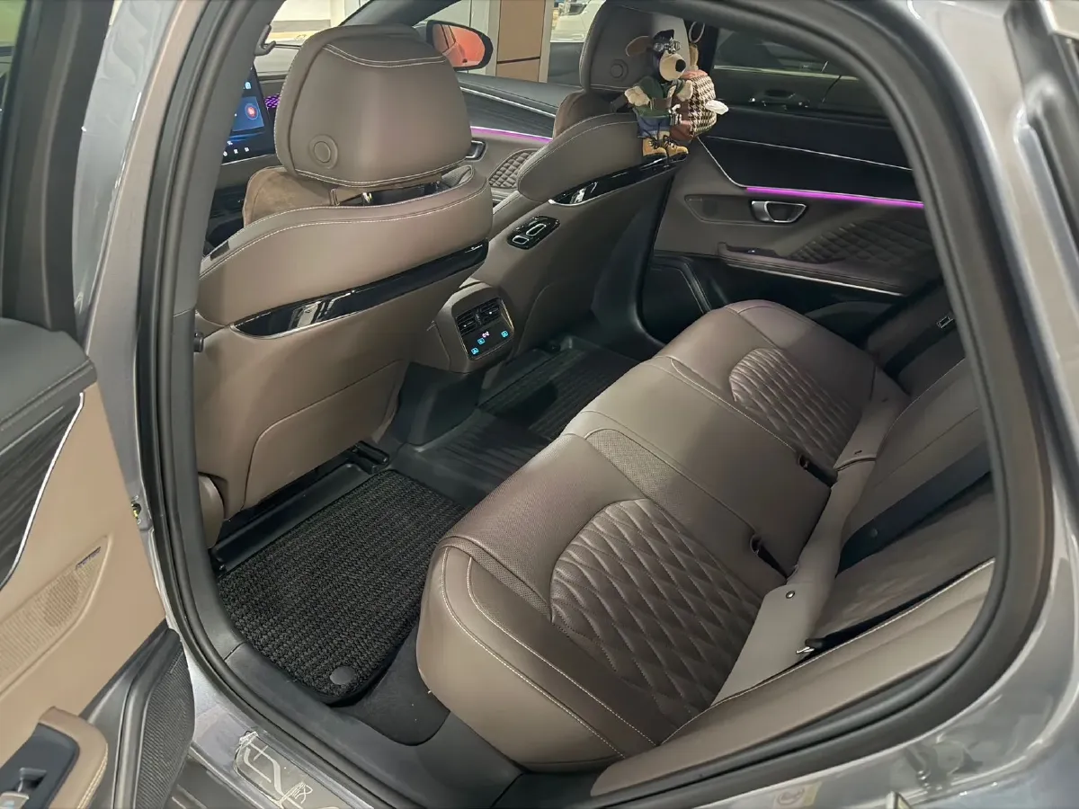 2022 Volkswagen Tiguan L 2.0T 186HP L4 7DCT,autocango,china used car exporter,china ev exporter,chinese used car exporter,chinese used ev exporter