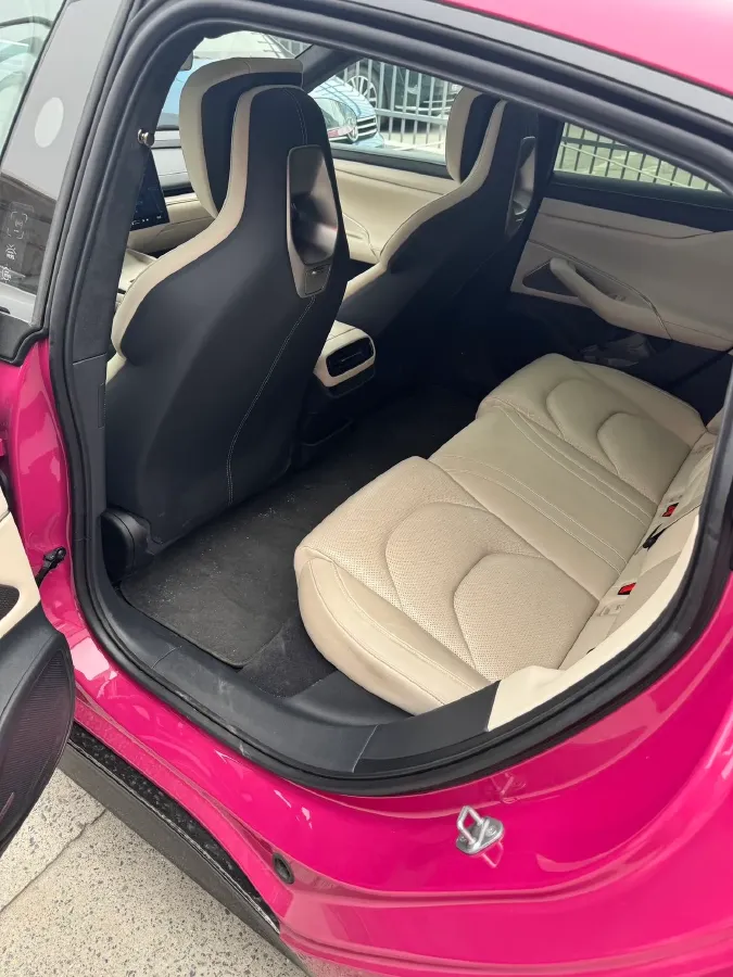 2024 MI SU7 BEV 101KWH,autocango,china used car exporter,china ev exporter,chinese used car exporter,chinese used ev exporter