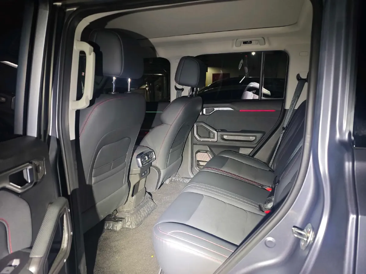 2023 Jetour Traveller 2.0T 254HP L4 7DCT,autocango,china used car exporter,china ev exporter,chinese used car exporter,chinese used ev exporter