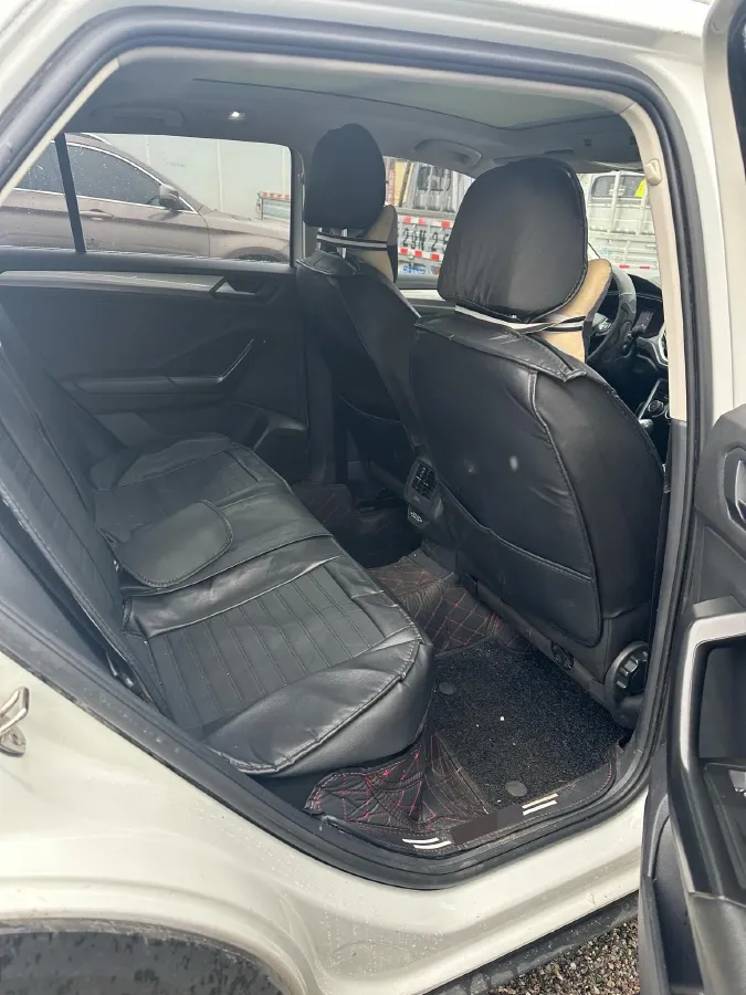 2019 Volkswagen T-Roc 1.4T 131HP L4 7DCT,autocango,china used car exporter,china ev exporter,chinese used car exporter,chinese used ev exporter