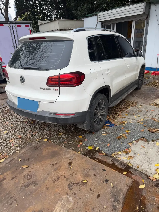 2015 Volkswagen Tiguan 1.8T 160HP L4 6AT,autocango,china used car exporter,china ev exporter,chinese used car exporter,chinese used ev exporter