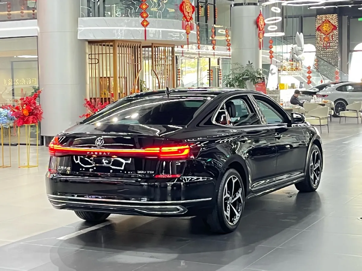 2024 Volkswagen Passat 2.0T 220HP L4 7DCT,autocango,china used car exporter,china ev exporter,chinese used car exporter,chinese used ev exporter