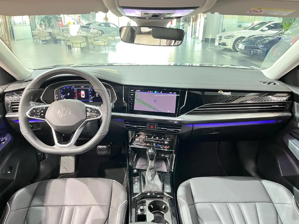 2024 Volkswagen Passat 2.0T 220HP L4 7DCT,autocango,china used car exporter,china ev exporter,chinese used car exporter,chinese used ev exporter