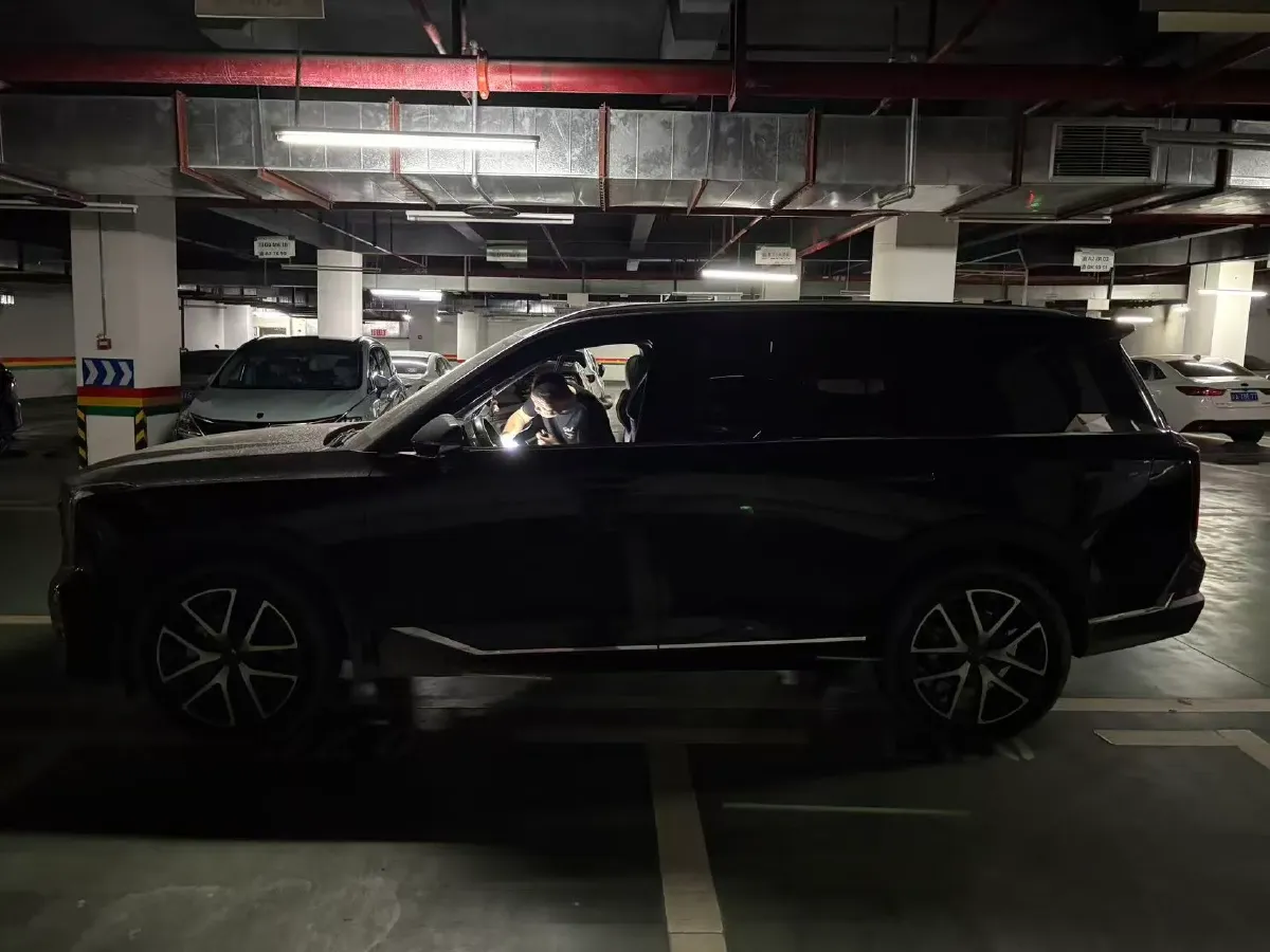 2022 GAC Trumpchi GS8 2.0T 252HP L4 8AT,autocango,china used car exporter,china ev exporter,chinese used car exporter,chinese used ev exporter