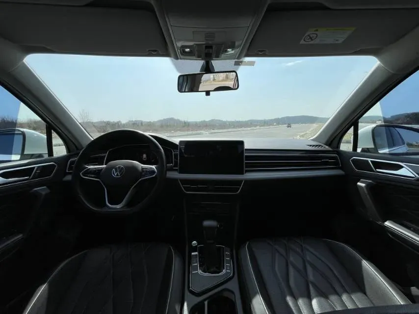 2023 Volkswagen Tiguan L 1.5T 160HP L4 7DCT,autocango,china used car exporter,china ev exporter,chinese used car exporter,chinese used ev exporter