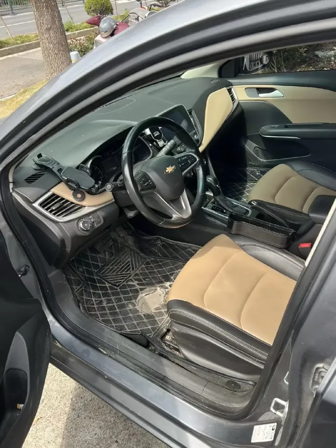 2021 Chevrolet Monza 1.5L 113HP L4 6AT,autocango,china used car exporter,china ev exporter,chinese used car exporter,chinese used ev exporter