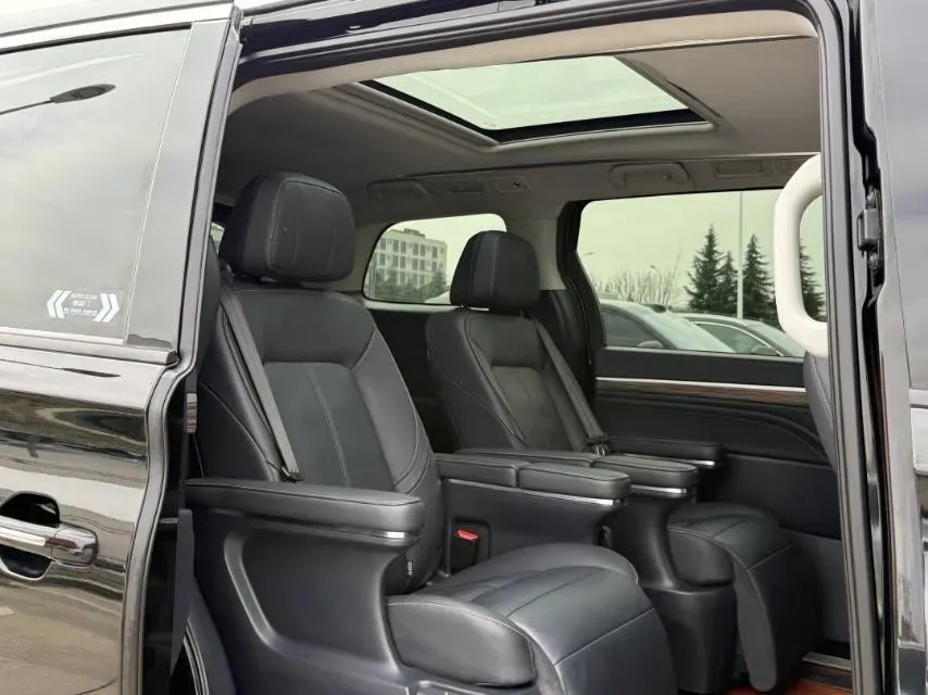 2021 GAC Trumpchi M8 2.0T 252HP L4 8AT,autocango,china used car exporter,china ev exporter,chinese used car exporter,chinese used ev exporter