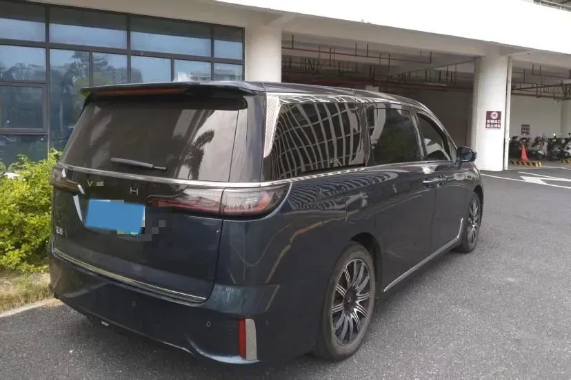 2025 Voyah Dream BEV 108.7KWH,autocango,china used car exporter,china ev exporter,chinese used car exporter,chinese used ev exporter