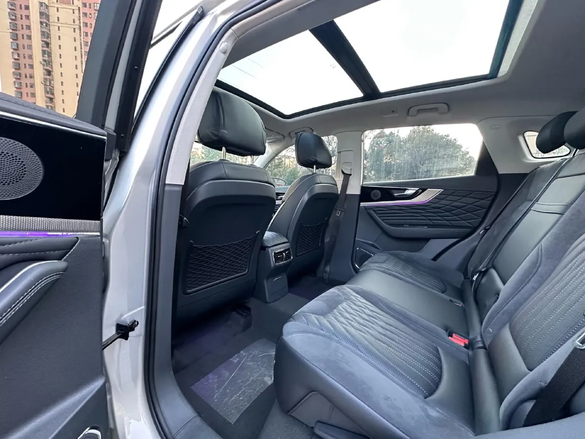 2022 HongQi HS5 2.0T 224HP L4 6AT,autocango,china used car exporter,china ev exporter,chinese used car exporter,chinese used ev exporter