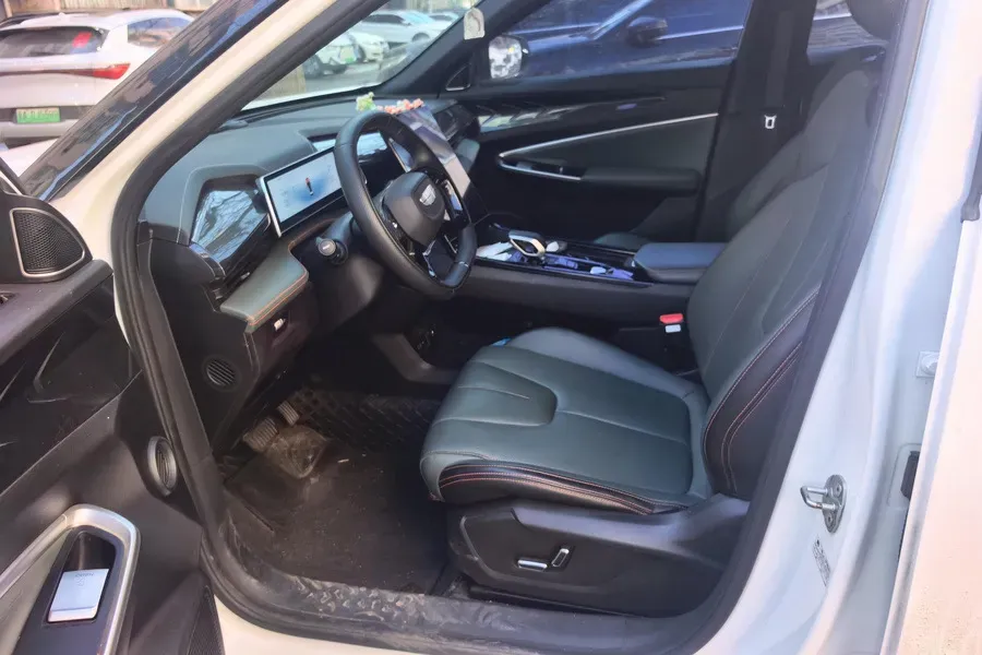 2024 Geely Azkarra 1.5T 181HP L4 7DCT,autocango,china used car exporter,china ev exporter,chinese used car exporter,chinese used ev exporter