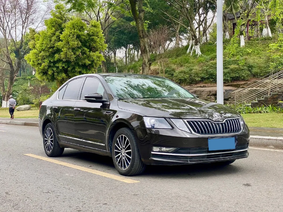 2018 Skoda Octavia 1.6L 110HP L4 6AT,autocango,china used car exporter,china ev exporter,chinese used car exporter,chinese used ev exporter