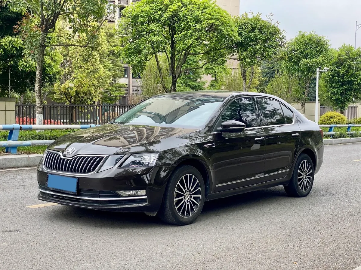2018 Skoda Octavia 1.6L 110HP L4 6AT,autocango,china used car exporter,china ev exporter,chinese used car exporter,chinese used ev exporter