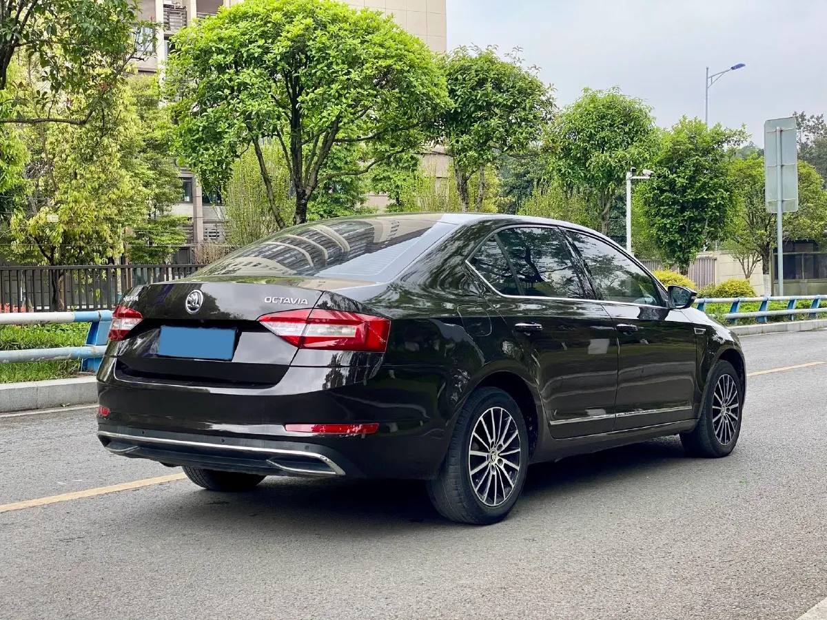 2018 Skoda Octavia 1.6L 110HP L4 6AT,autocango,china used car exporter,china ev exporter,chinese used car exporter,chinese used ev exporter