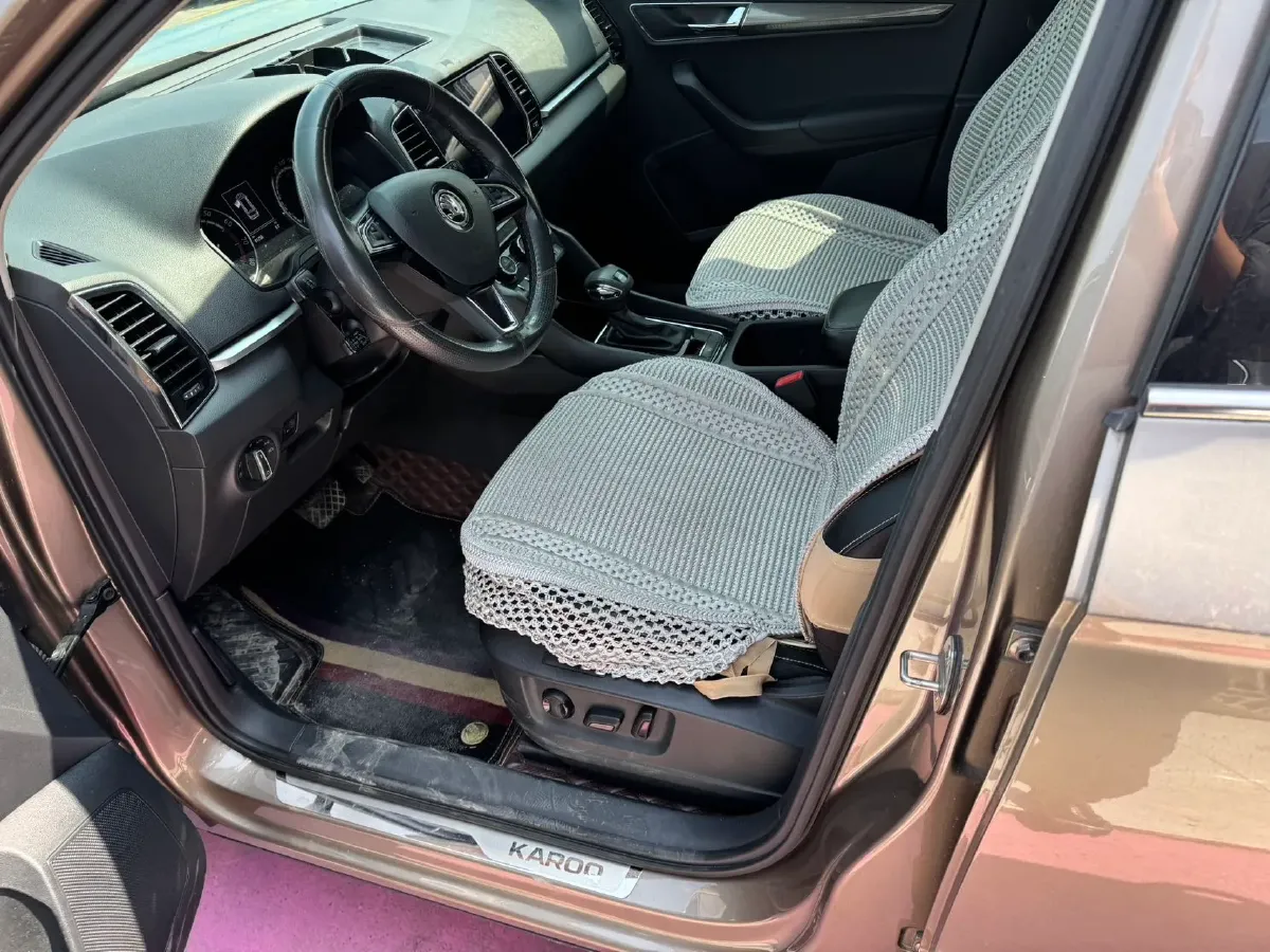 2020 Skoda Karoq 1.4T 150HP L4 7DCT,autocango,china used car exporter,china ev exporter,chinese used car exporter,chinese used ev exporter