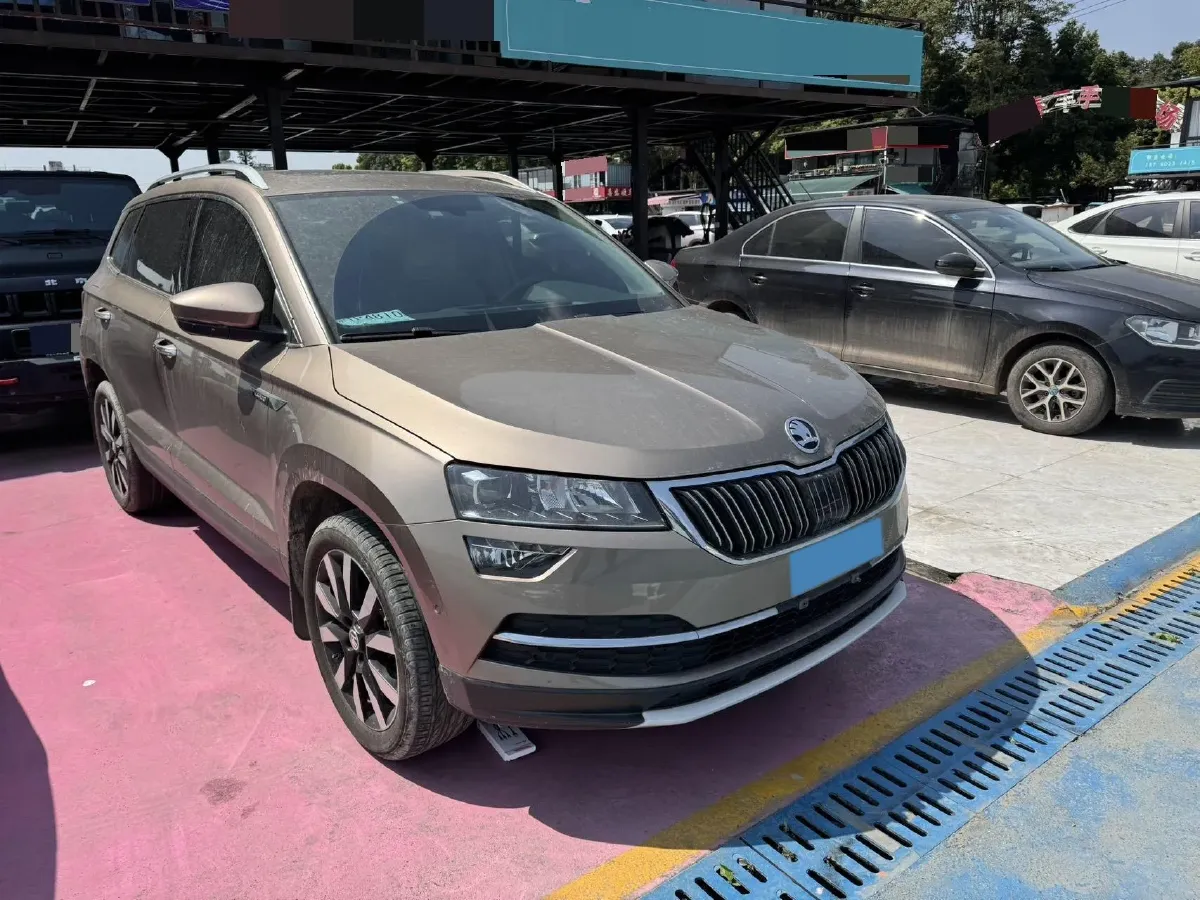 2020 Skoda Karoq 1.4T 150HP L4 7DCT,autocango,china used car exporter,china ev exporter,chinese used car exporter,chinese used ev exporter