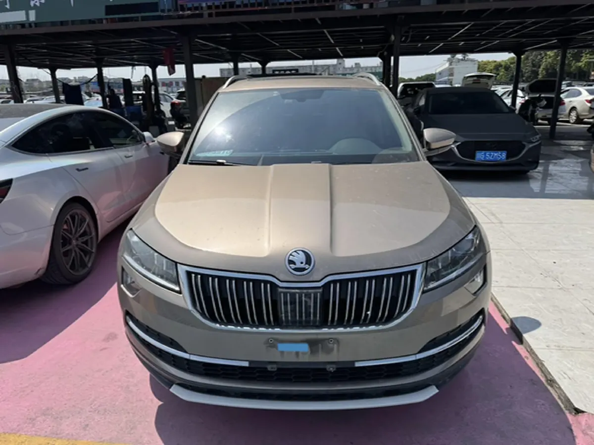 2020 Skoda Karoq 1.4T 150HP L4 7DCT,autocango,china used car exporter,china ev exporter,chinese used car exporter,chinese used ev exporter