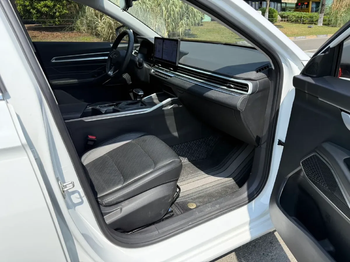 2023 Geely Emgrand 1.5L 127HP L4 CVT,autocango,china used car exporter,china ev exporter,chinese used car exporter,chinese used ev exporter