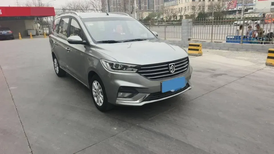 2018 BaoJun 530 1.5T 150HP L4 6MT,autocango,china used car exporter,china ev exporter,chinese used car exporter,chinese used ev exporter