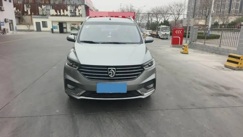 2018 BaoJun 530 1.5T 150HP L4 6MT,autocango,china used car exporter,china ev exporter,chinese used car exporter,chinese used ev exporter
