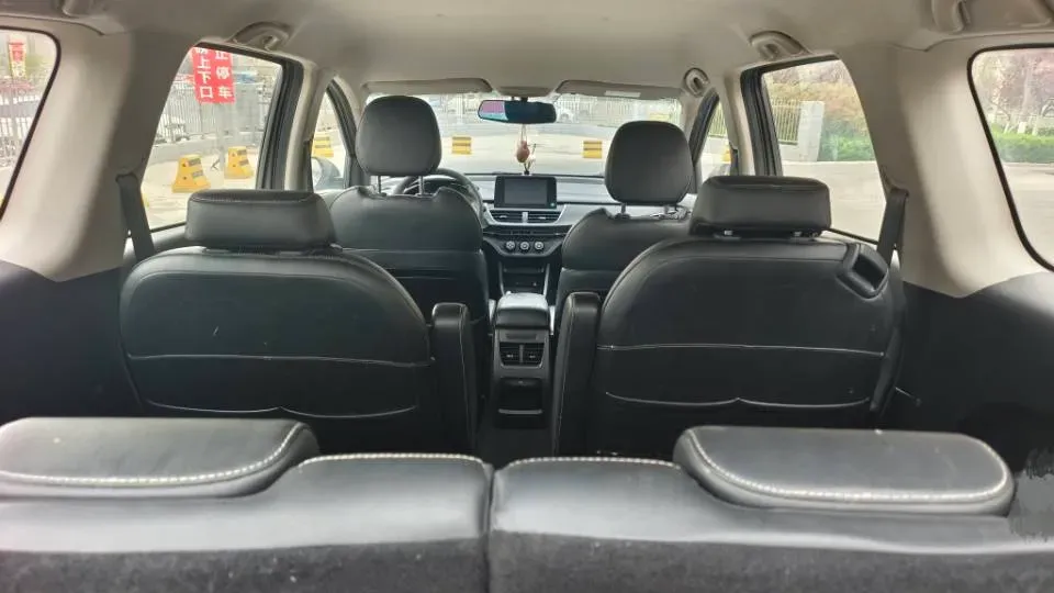 2018 BaoJun 530 1.5T 150HP L4 6MT,autocango,china used car exporter,china ev exporter,chinese used car exporter,chinese used ev exporter