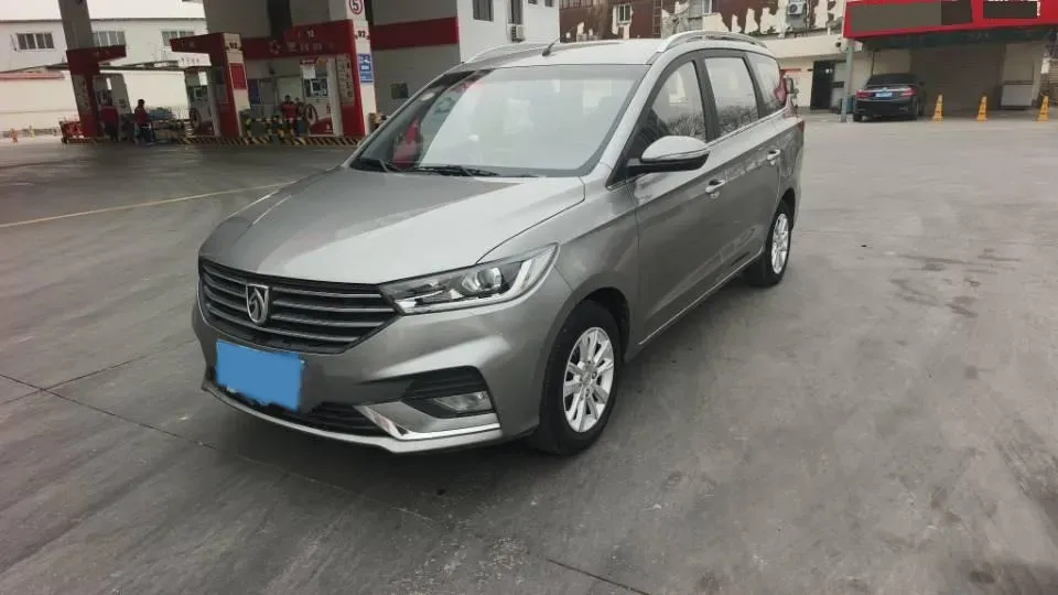 2018 BaoJun 530 1.5T 150HP L4 6MT,autocango,china used car exporter,china ev exporter,chinese used car exporter,chinese used ev exporter