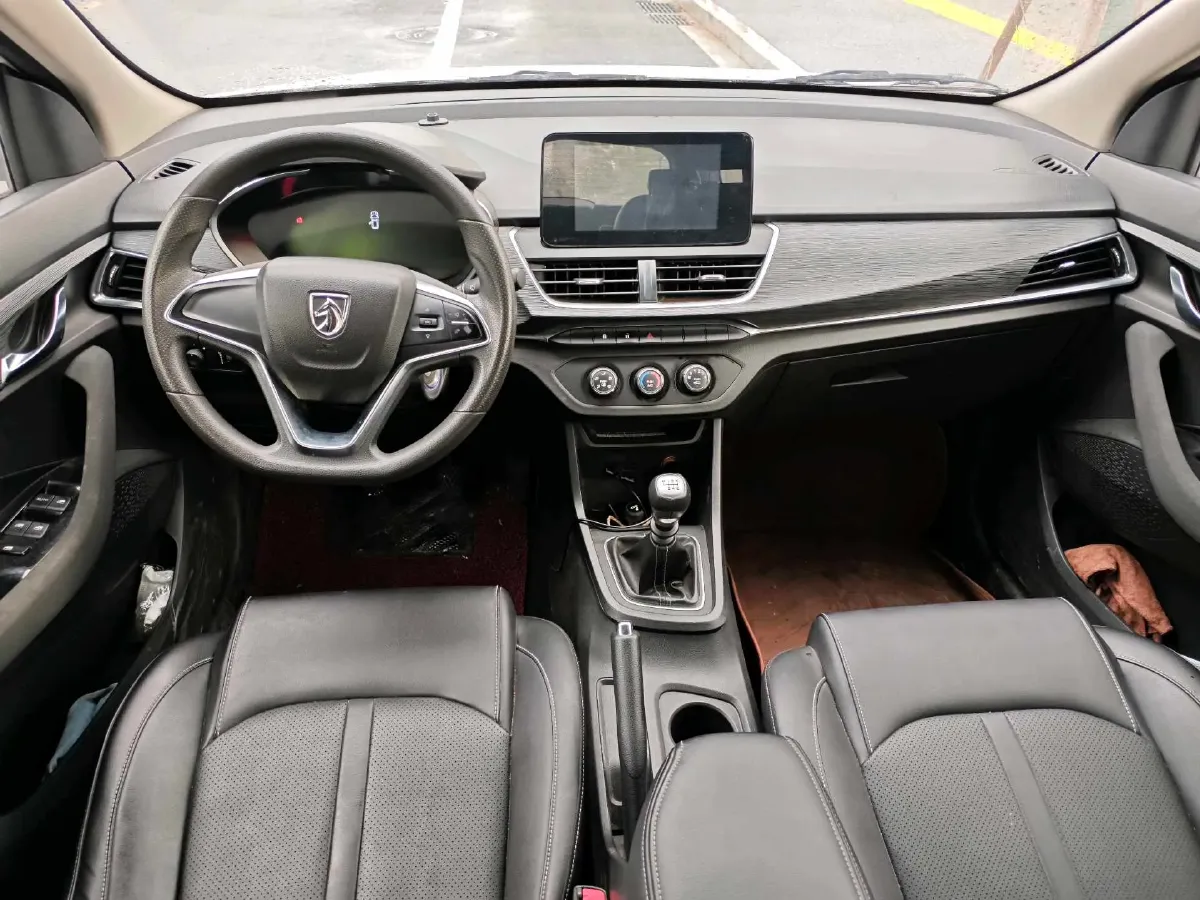 2018 BaoJun 360 1.5L 112HP L4 6MT,autocango,china used car exporter,china ev exporter,chinese used car exporter,chinese used ev exporter