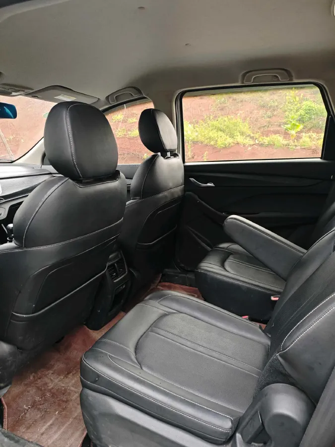 2018 BaoJun 360 1.5L 112HP L4 6MT,autocango,china used car exporter,china ev exporter,chinese used car exporter,chinese used ev exporter