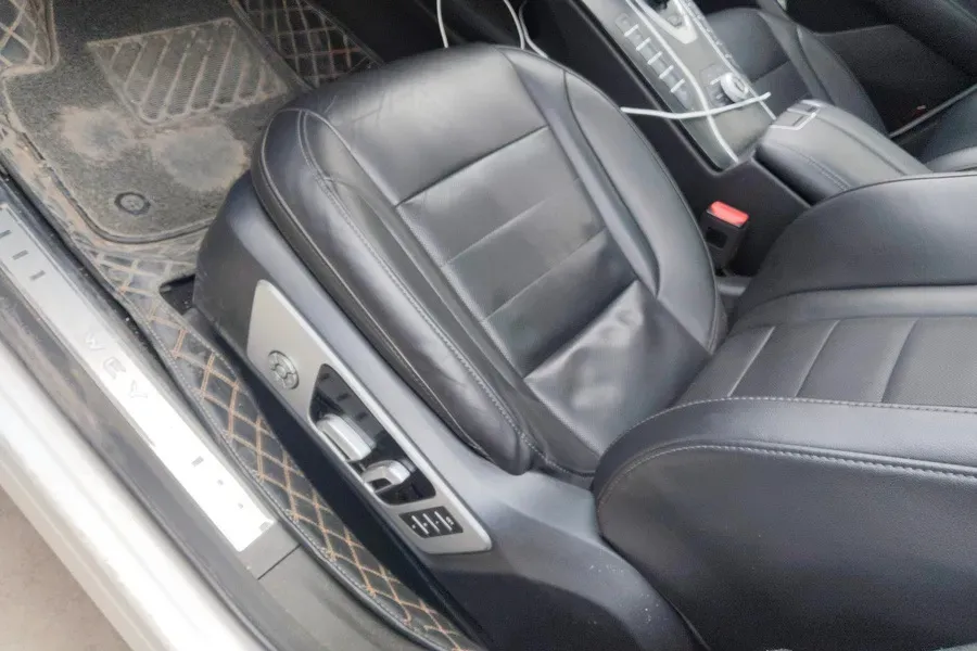 2020 WEY VV7 GT 2.0T 227HP L4 7DCT,autocango,china used car exporter,china ev exporter,chinese used car exporter,chinese used ev exporter