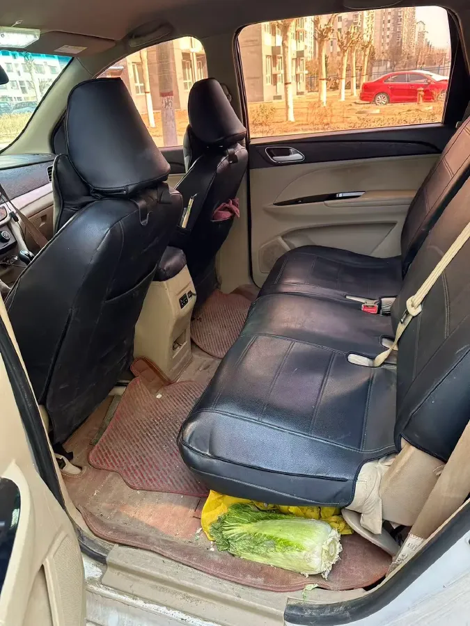 2016 BaoJun 730 1.5L 112HP L4 5MT,autocango,china used car exporter,china ev exporter,chinese used car exporter,chinese used ev exporter