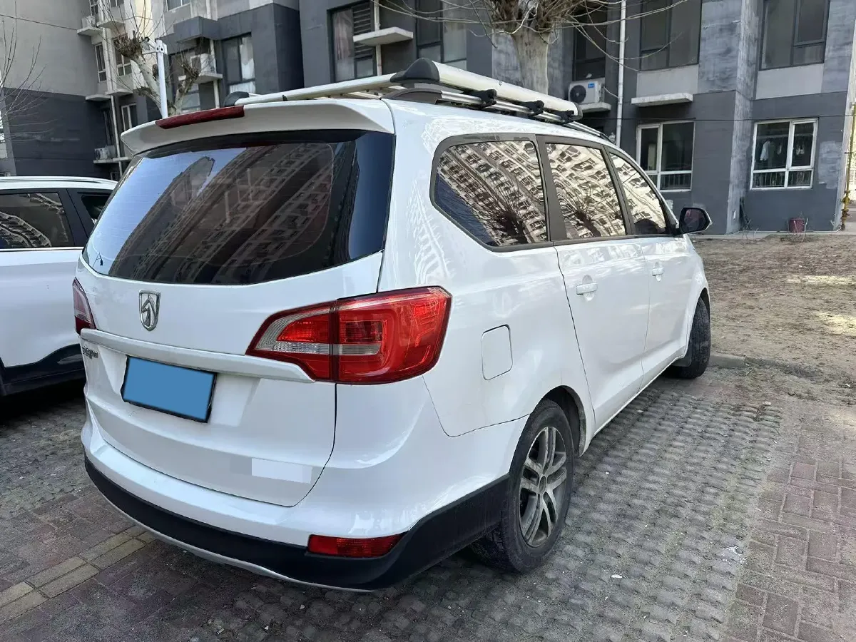2016 BaoJun 730 1.5L 112HP L4 5MT,autocango,china used car exporter,china ev exporter,chinese used car exporter,chinese used ev exporter