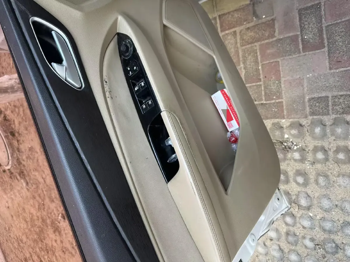 2016 BaoJun 730 1.5L 112HP L4 5MT,autocango,china used car exporter,china ev exporter,chinese used car exporter,chinese used ev exporter