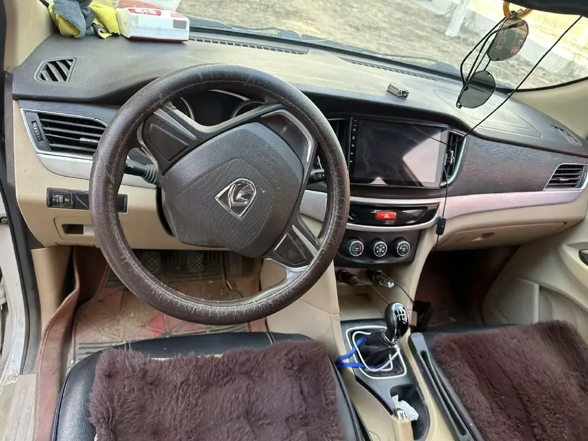 2016 BaoJun 730 1.5L 112HP L4 5MT,autocango,china used car exporter,china ev exporter,chinese used car exporter,chinese used ev exporter