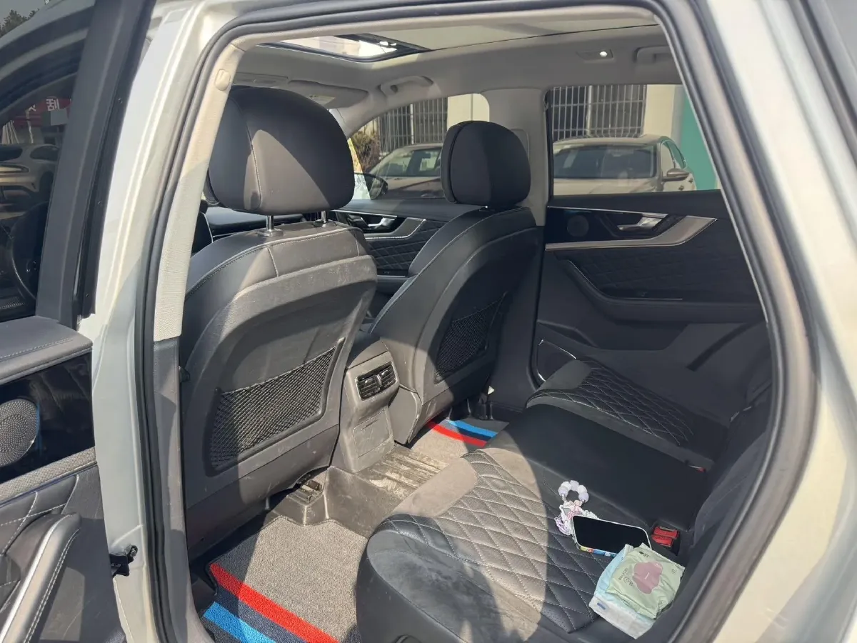 2019 HongQi HS5 2.0T 224HP L4 6AT,autocango,china used car exporter,china ev exporter,chinese used car exporter,chinese used ev exporter