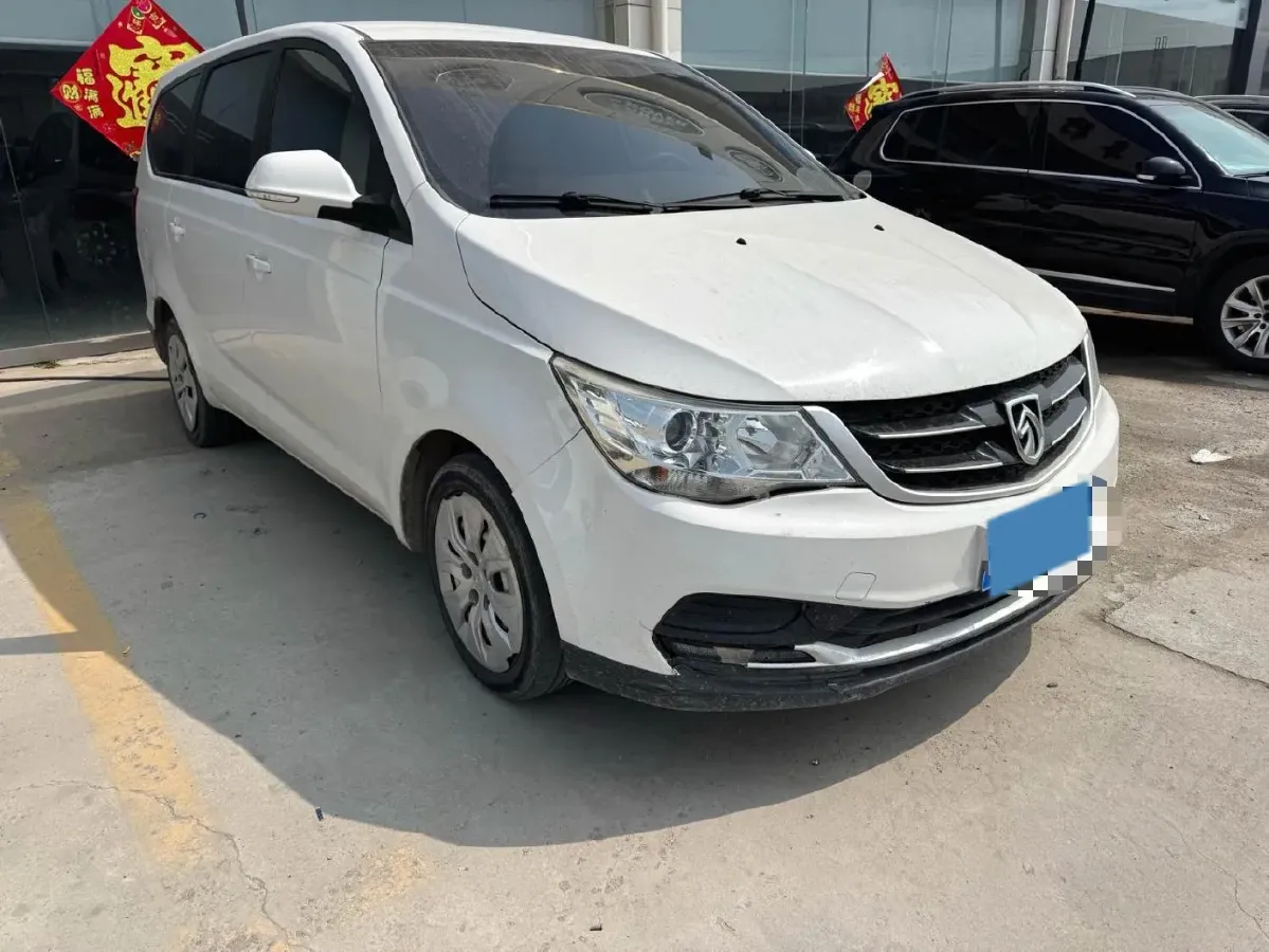 2019 BaoJun 730 1.5L 105HP L4 6MT,autocango,china used car exporter,china ev exporter,chinese used car exporter,chinese used ev exporter