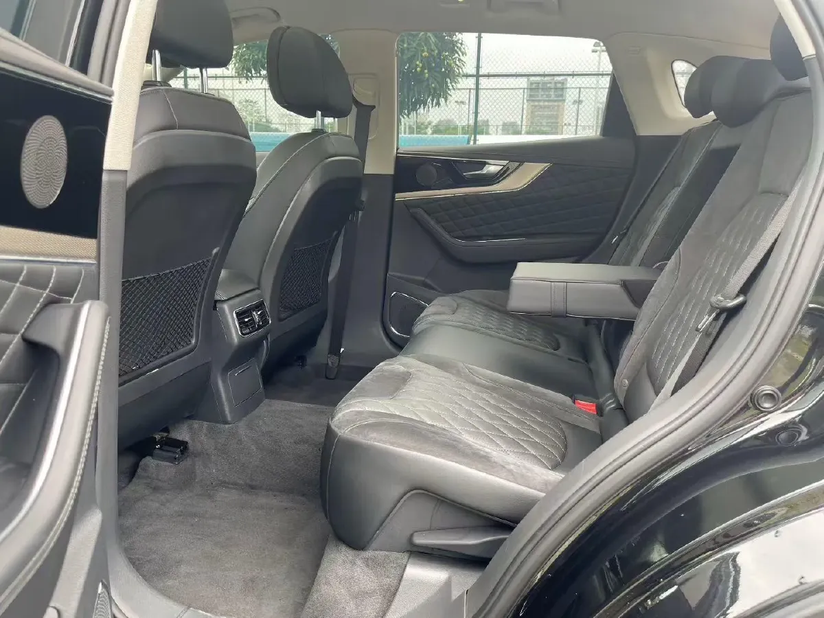 2019 HongQi HS5 2.0T 224HP L4 6AT,autocango,china used car exporter,china ev exporter,chinese used car exporter,chinese used ev exporter