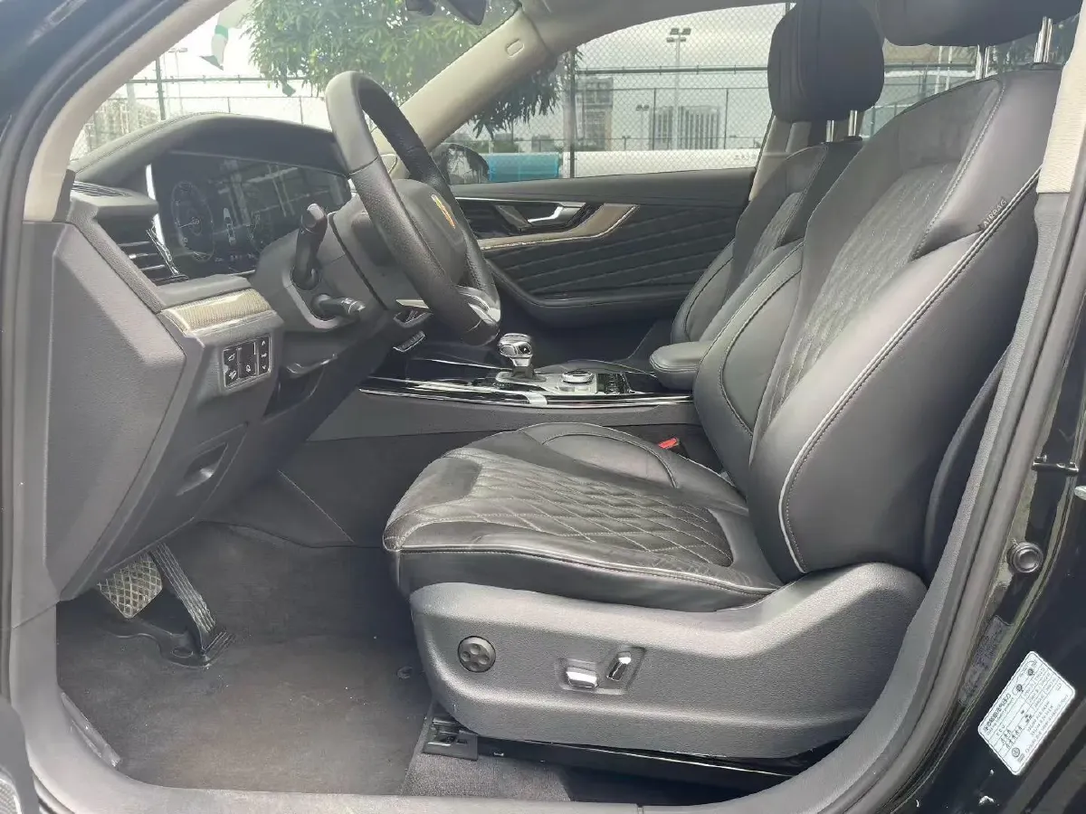 2019 HongQi HS5 2.0T 224HP L4 6AT,autocango,china used car exporter,china ev exporter,chinese used car exporter,chinese used ev exporter