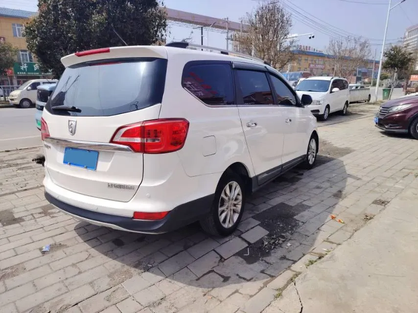 2016 BaoJun 730 1.5L 112HP L4 5MT,autocango,china used car exporter,china ev exporter,chinese used car exporter,chinese used ev exporter