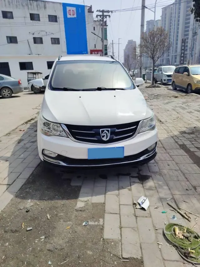 2016 BaoJun 730 1.5L 112HP L4 5MT,autocango,china used car exporter,china ev exporter,chinese used car exporter,chinese used ev exporter