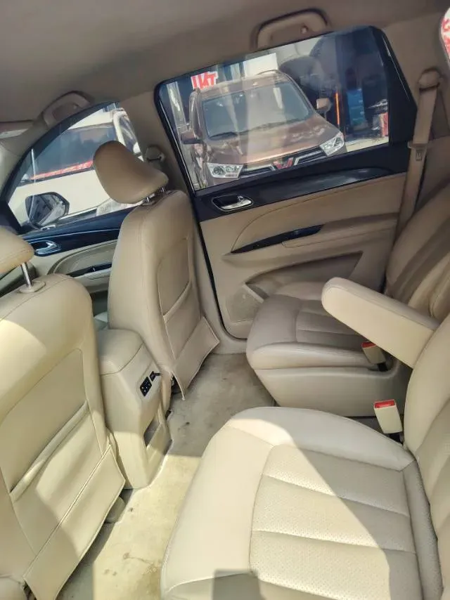 2016 BaoJun 730 1.5L 112HP L4 5MT,autocango,china used car exporter,china ev exporter,chinese used car exporter,chinese used ev exporter