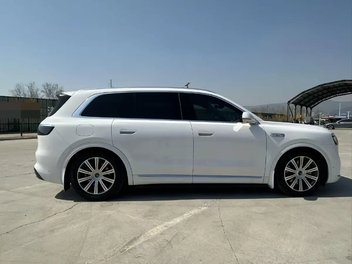 2025 AITO AITO M8 REEV 160HP REEV 53.4KWH,autocango,china used car exporter,china ev exporter,chinese used car exporter,chinese used ev exporter