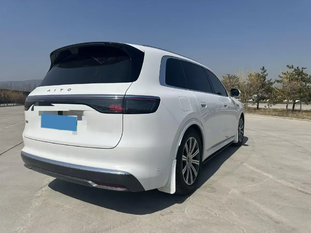2025 AITO AITO M8 REEV 160HP REEV 53.4KWH,autocango,china used car exporter,china ev exporter,chinese used car exporter,chinese used ev exporter