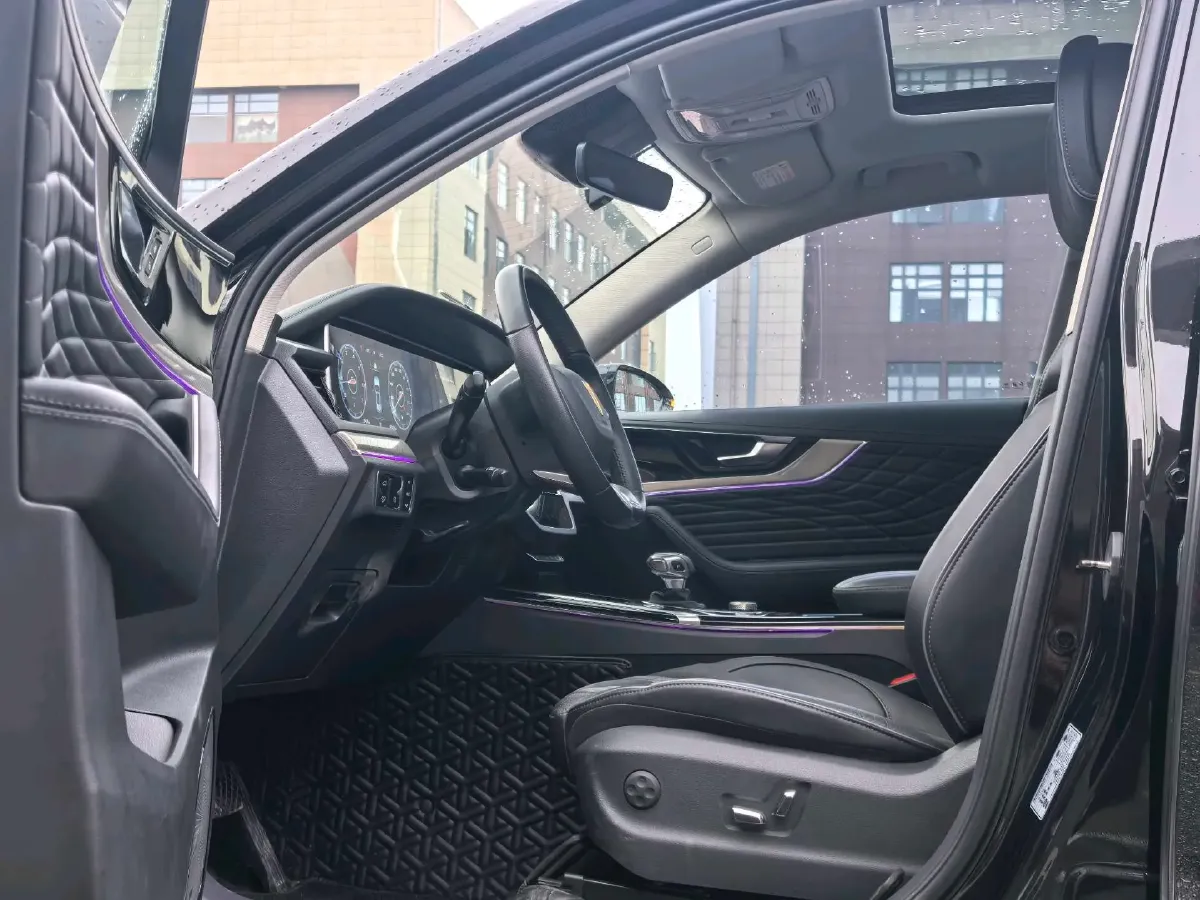 2022 HongQi HS5 2.0T 224HP L4 6AT,autocango,china used car exporter,china ev exporter,chinese used car exporter,chinese used ev exporter