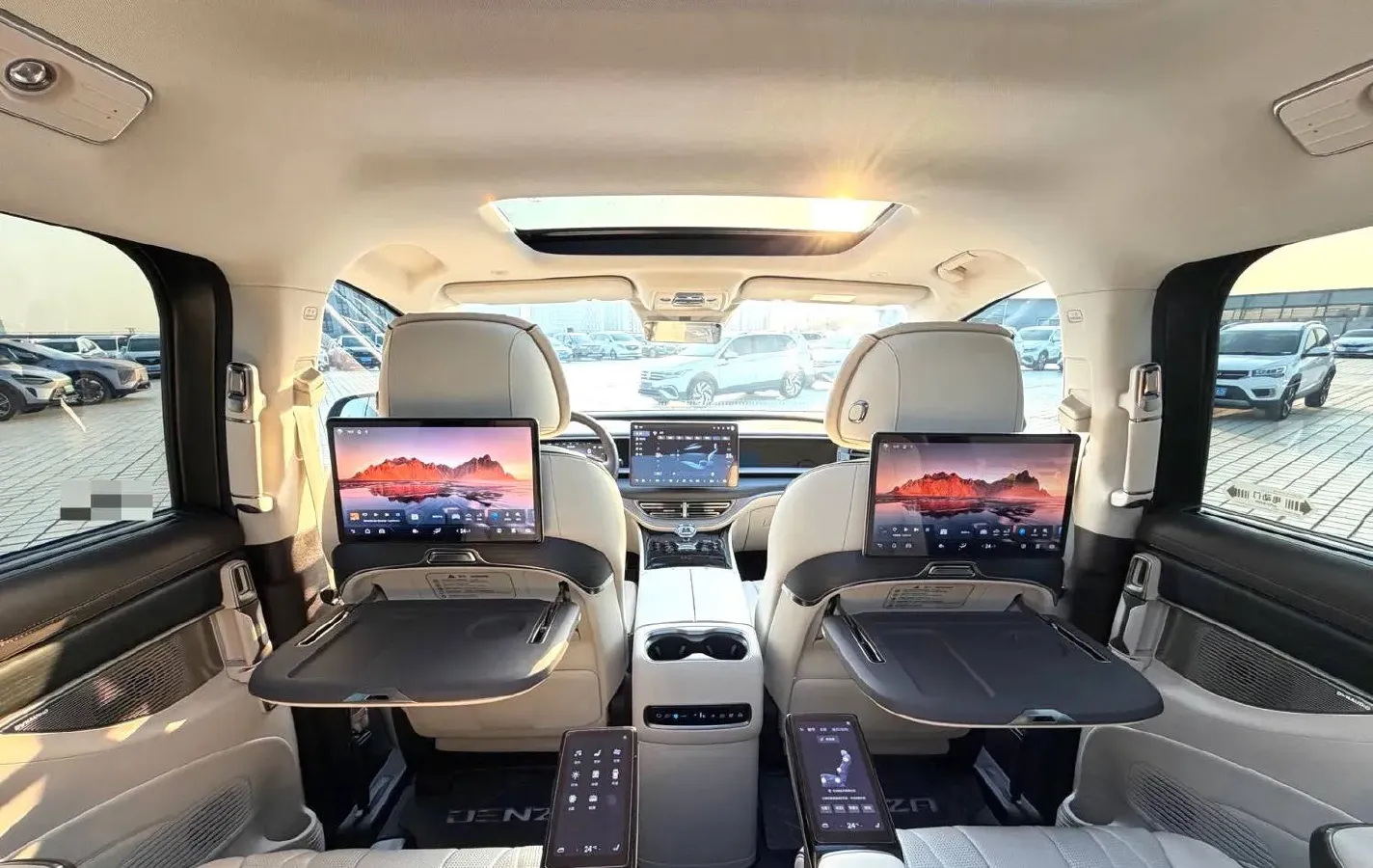 2024 Denza D9 1.5T 139HP L4 E-CVT PHEV 40KWH,autocango,china used car exporter,china ev exporter,chinese used car exporter,chinese used ev exporter