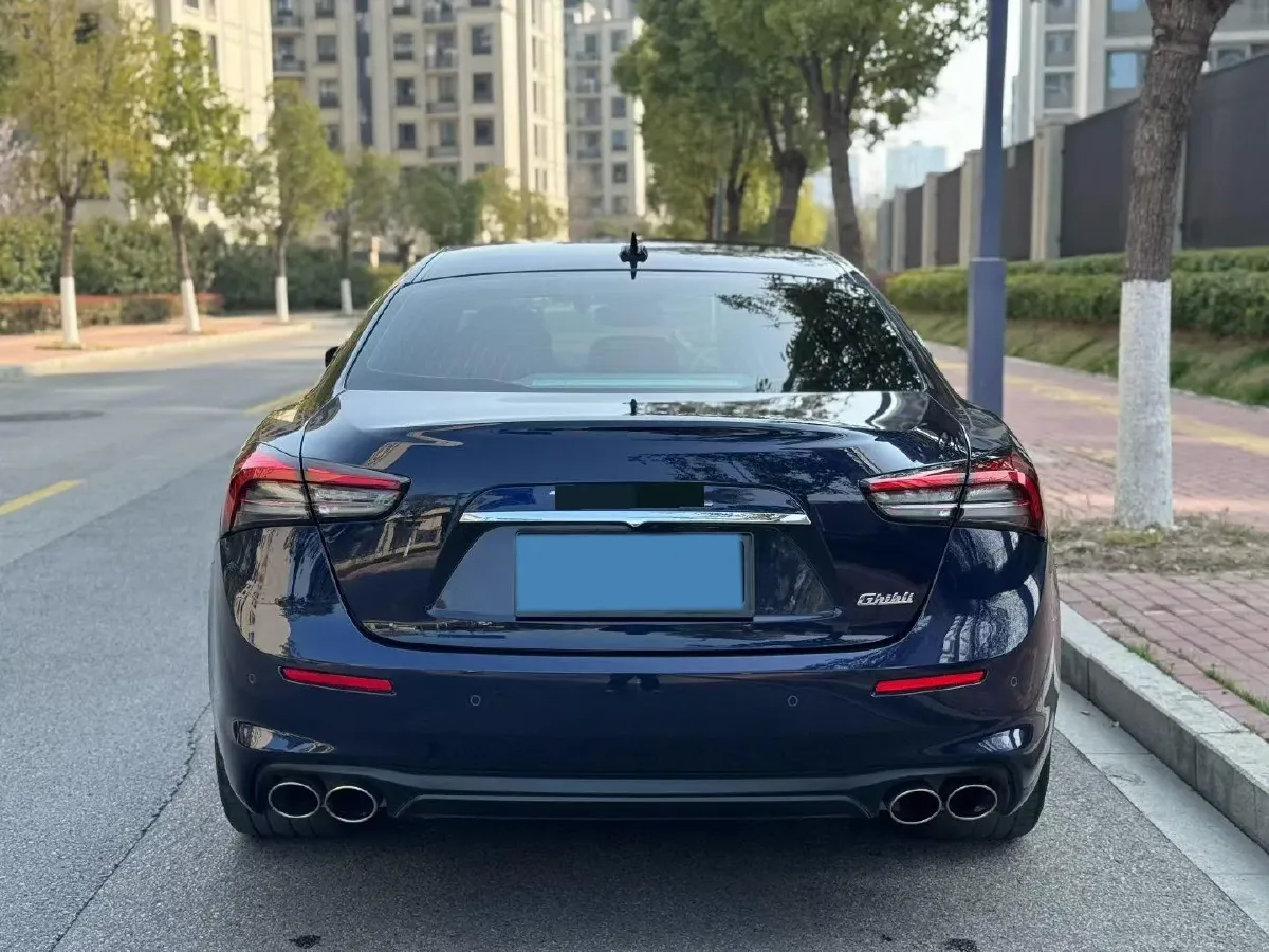 2021 Maserati Ghibli 2.0T 330HP L4 8AT,autocango,china used car exporter,china ev exporter,chinese used car exporter,chinese used ev exporter